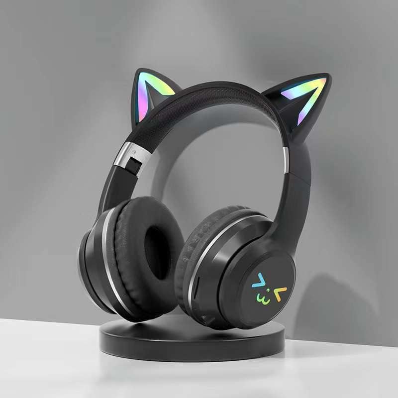 Experience Unmatched Safety and Fun with Our Kids Bluetooth Over-Ear Headphones – Volume-Limiting to 85 d BA for Ear Protection, Fast Type-C Charging, and Vibrant LED Lights – Perfectly Designed for Ages 8-24, Ideal for On-the-Go Use with Tablets and Smartphones!