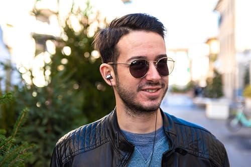 LUDOS Clamor Wired Earbuds – Premium Noise-Isolating In-Ear Headphones with Memory Foam Tips, Built-in Microphone, 5-Year Warranty – Perfect for i Phone and Samsung Users, Ideal for Students and Small Ears in Stylish Pink – Ultimate Sound Quality and Comfort for Everyday Use