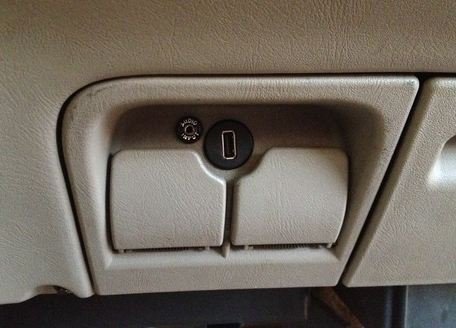 Flush Mount USB Extension Socket for Car and Marine – 1 Meter Charging and Syncing Cable for Mobile Devices – Sleek, Durable Design with Fast Data Transfer and Compatibility for Phones/Tablets