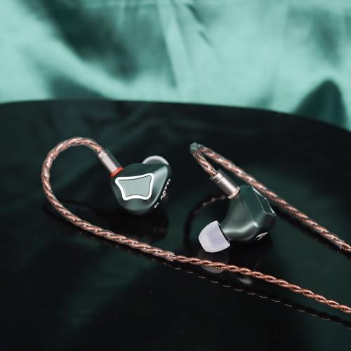 ARTTI R1 High-Fidelity In-Ear Monitors – Premium Wired Earbuds Featuring Triple Dynamic Drivers for Unmatched Sound Clarity, Customizable Detachable 0.78 mm 2-Pin Cable for Tailored Audio Performance, Ultra-Lightweight Ergonomic Build for All-Day Comfort, and Universal 3.5 mm Connector for Effortless Device Compatibility – The Ultimate Solution for Musicians, Audiophiles, and Gamers Seeking Exquisite Audio Quality